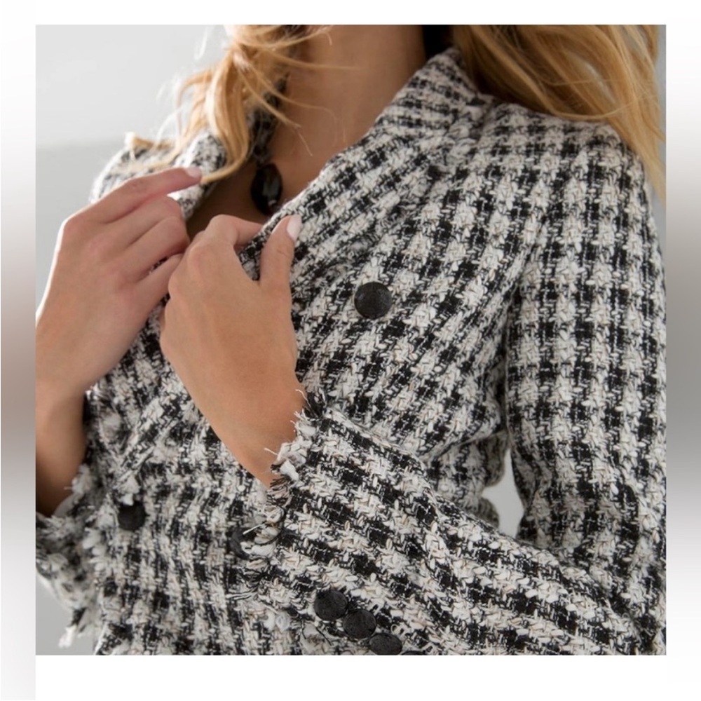 White House Black Market Black & White Tweed Frayed Edge Blazer Size 10